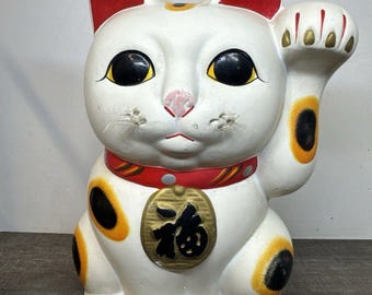 White Maneki Neko Lucky Cat Statue: Japanese Feng Shui Decor