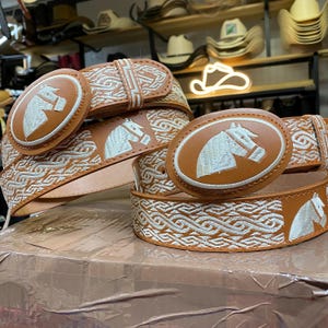 Western Embroidered Belt for Men. Rodeo Horse Embroidery Belt. Leather Wide Belt. Cowboy Belt for Men. Cinto Piteado De Hombre.