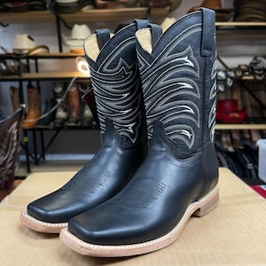 Schwarze Cowboystiefel für Herren. Karree Kappe Westernstiefel für Herren. Herren schwarze Lederstiefel. Botas Vaqueras De Hombre. Botas Cuadrada De Piel.