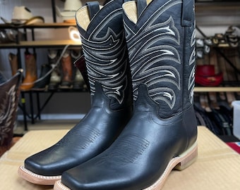 Schwarze Cowboystiefel für Herren. Karree Kappe Westernstiefel für Herren. Herren schwarze Lederstiefel. Botas Vaqueras De Hombre. Botas Cuadrada De Piel.