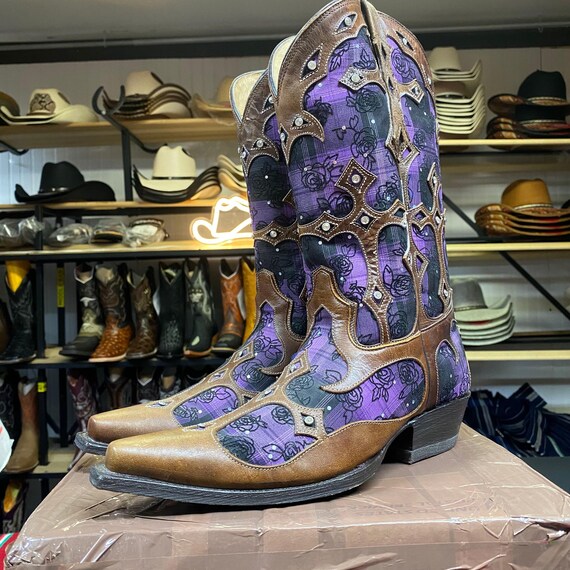 Botas vaqueras con diamantes on sale