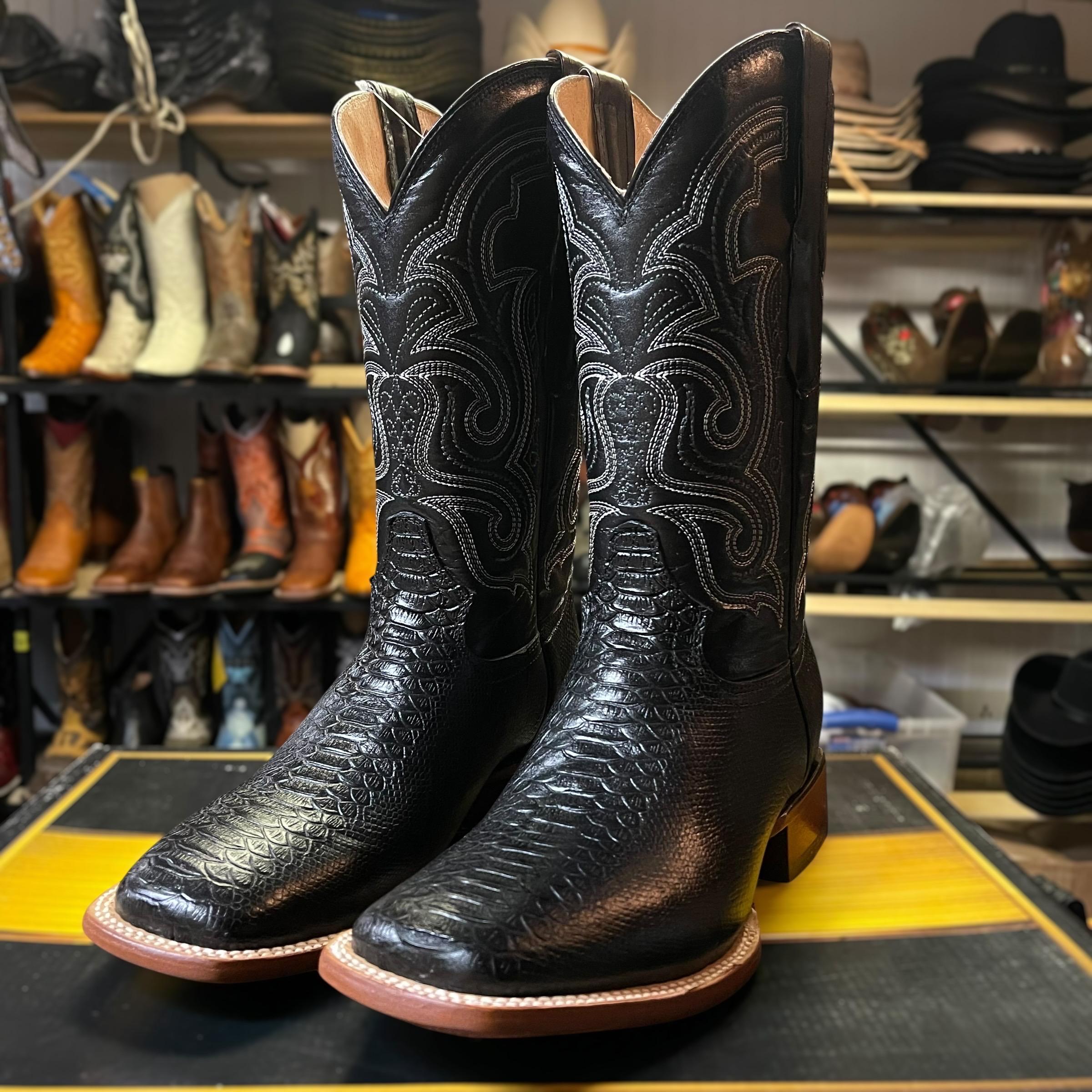 Mepaouo Bottes de Cowboy pour Hommes Broderie Bout Carré Bottes de Travail à Enfiler Style Western