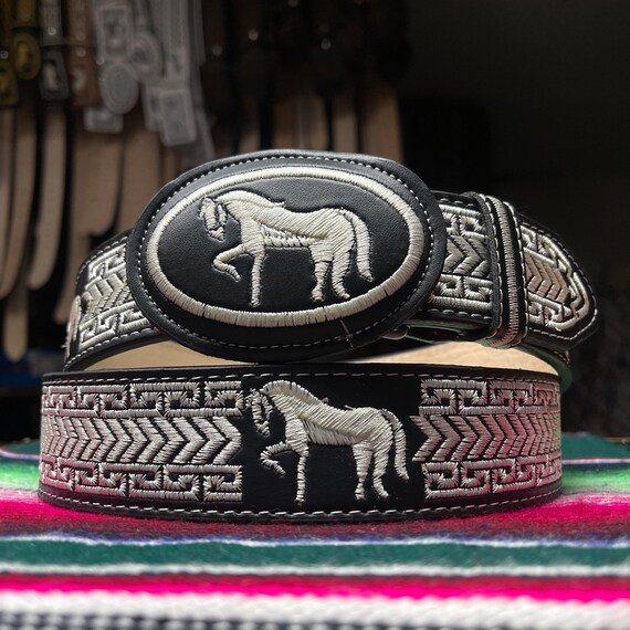 Vintage Hand Embroidered  Black and White Horse Belt sz S - M. Vintage Leather Belt Child main image 2