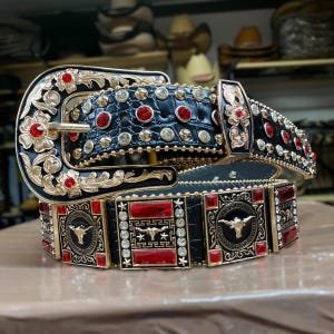 Cinturón vaquero occidental con diamantes de imitación rojos. Cinturón vaquero occidental para hombre. Cinturón vaquero con diamantes de imitación para hombre. Cinto Vaquero De Hombre. Cinto De Piedra.