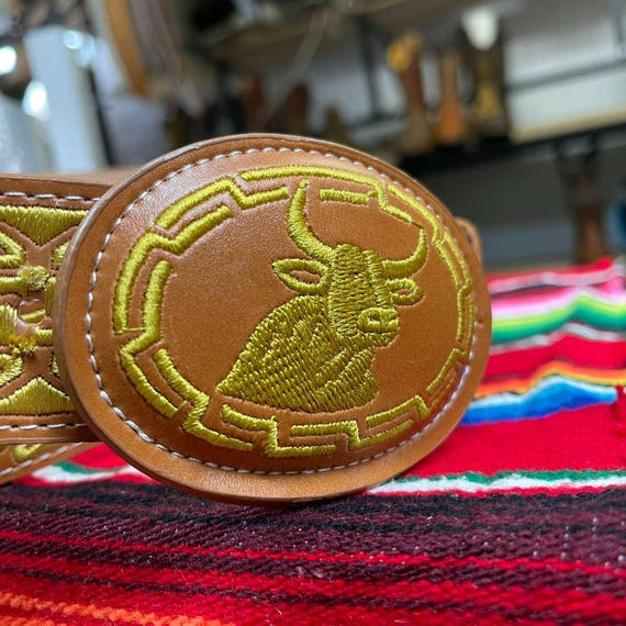 Natural Brown Western Cowboy Belt for Men. Gold Bull  display picture 3