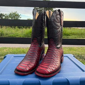 Men's Red Embroidered Leather Boots. Red Python Embossed Boots. Two Tone Western Cowboy Boots. Botas Pa Hombre. Botas Vaqueras Rojas