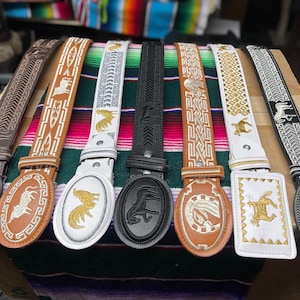 美品　coyseio 星刺繍 レザーベルト メキシカン刺繍ベルト。メンズカウボーイウエスタンベルト。メンズ