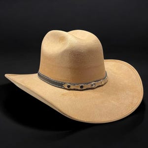 Bruine suède cowboyhoed voor heren. Suède cowboyhoed voor heren. Westerncowboyhoed voor heren. Sombrero Vaquero de Gamuza. Sombrero Vaquero Color Café.