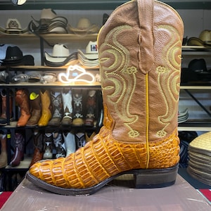 Yellow Caiman Leather Boots. Cowboy Boots for Men. Faux Leather Boots. Western Boots for Men. Round Toe Cowboy Boots. Bota De Piel Caimán.