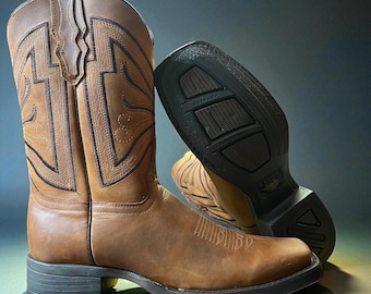 Men’s Cowhide Brown Leather Boots. Men’s Western Cowboy Boots. Square Toe Rodeo Boots. Bota Vaquero De Hombre. Bota De Piel Cafe Cuadrada.