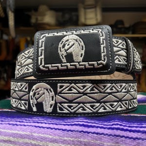 Men’s Black Cowboy Hat. Men’s Black Embroidered Leather Belt. Men’s Cowboy Mexican Belt. Cinto Piteado De Hombre. Cinto Vaquero De Hombre