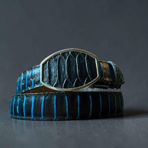 Men’s Blue Python Leather Belt. Black Blue Snake Skin Belt. Western Style Rodeo Belt. Round Buckle Cowboy Belt. Cinto Vaquero Negro