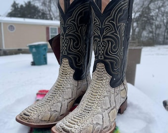 Botas de piel de serpiente pitón blanca occidental para hombre. Botas de cuero blancas con punta cuadrada. Bota Vaquero De Piel Pitón. Bota De Caballero.
