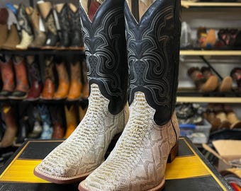 Men’s White Python Snake Skin Boots. Square Toe Cowboy Boots for Men. Python Print Leather Boots. Bota Vaquero De Piel Pitón Víbora.