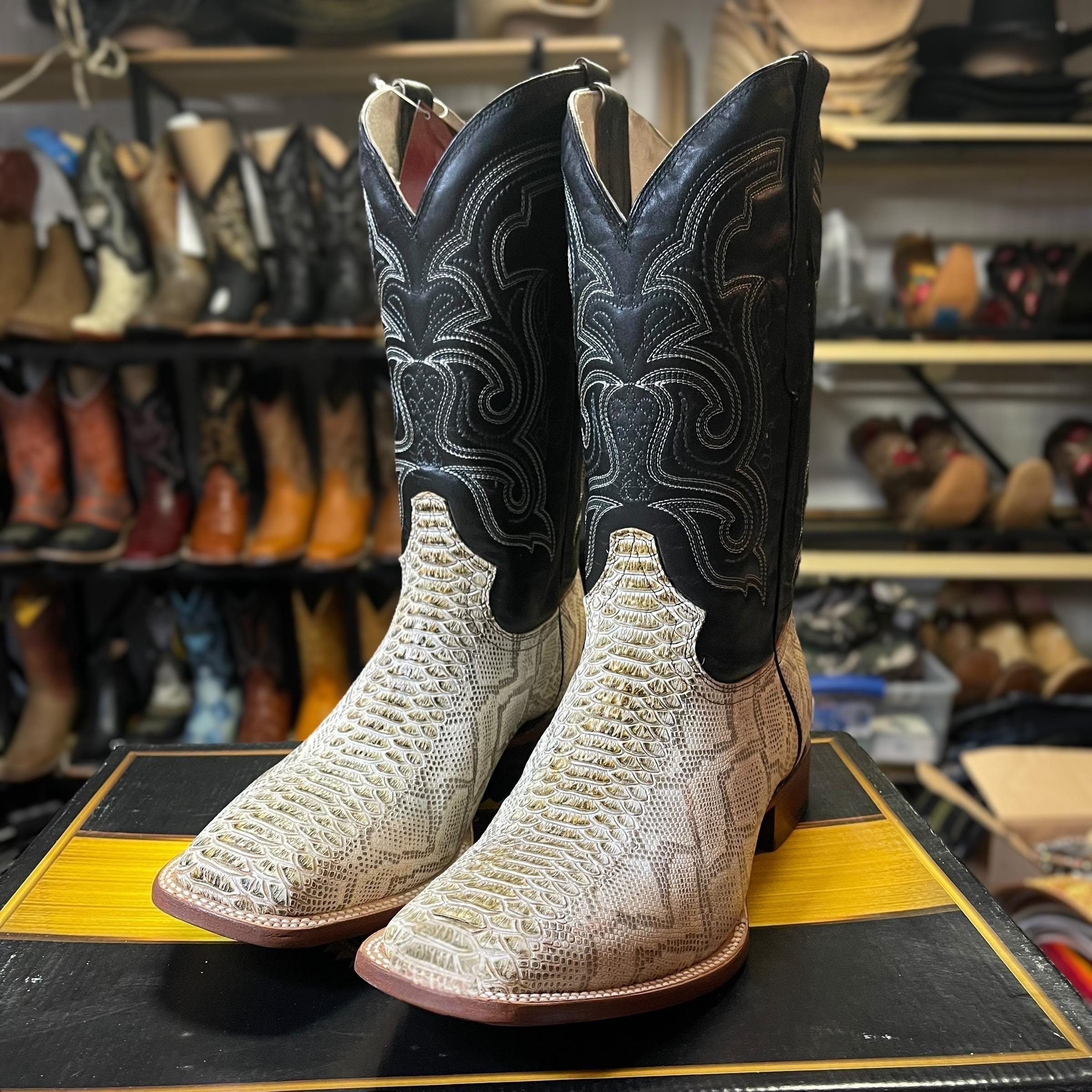 靴 ADAMS BOOTS white python western boots Roper White Oakley Python Women's Boots – Wiseman's Western