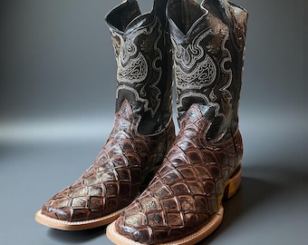Men’s Fish Pirarucu Skin Boots. Men’s Western Cowboy Boots. Square Toe Rodeo Boots. Bota Vaquero De Piel Pescado. Bota De Hombre Cuadrada.
