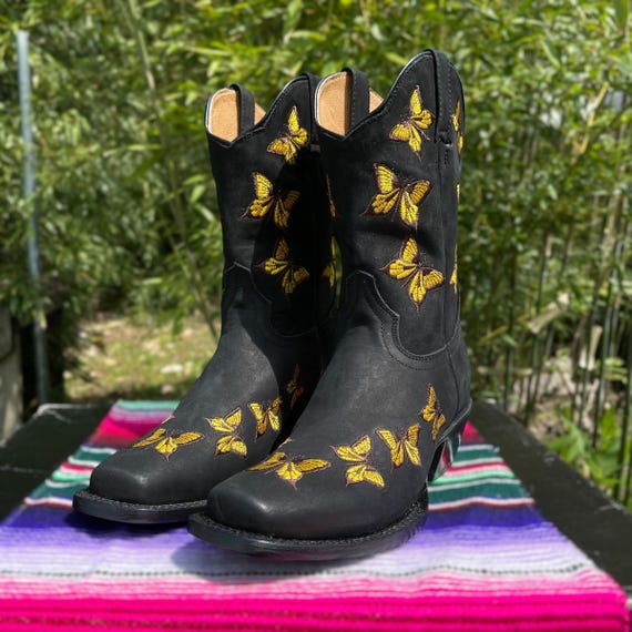 Butterfly Embroidery Cowgirl Boots. Woman display picture 1