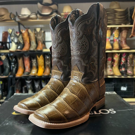 Western Crocodile-Texture Cowboy Boots in Brown and Black Mens Crocodile Boots Rodeo Cowboy Western Back Cut Pattern  main image 3
