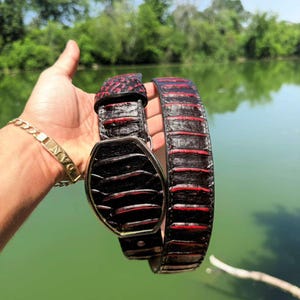 Men's Black Leather Cowboy Belt. Red Python-Inspired Design Belt. Black Leather Cowboy Belt. Stainless Round Buckle Belt. Cinto De Cuero