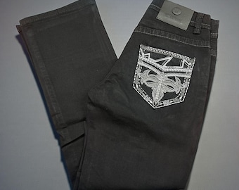 Jean con corte tipo bota y bordado para hombre. Vaqueros vaqueros de mezclilla negros. Vaqueros occidentales para hombre. Pantalón Vaquero De Hombre. Pantalón Bordado Corte De Bota.