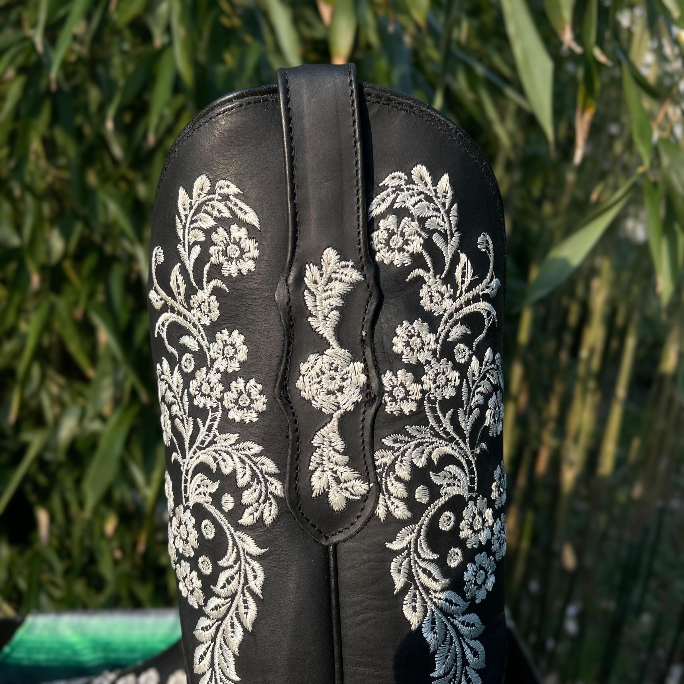 Flower Embroidered Cowgirl Boots. Black Woman's Western Boots