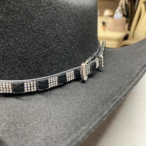 Zwarte cowboyhoedband. Universele cowboyhoedband. Cowboy westernhoedenband. Hoedenband voor hoeden. Banden voor cowboyhoeden. Riem voor cowboyhoed.