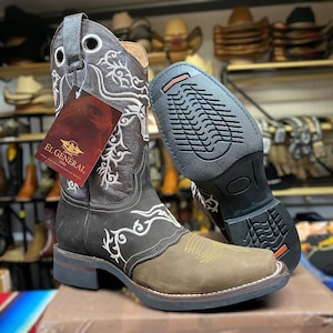 Embroidered Cowboy Boots for Men. Western Brown Leather Boots. Men’s square Toe Rodoe Boots. Bota Vaquera De Hombre. Bota De Punta Cuadrada.