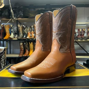 Light-Brown Cowboy Boots. Men’s Square Toe Western Boots. Full Grain Leather Boots. Rodeo Riding Boots. Bota Vaquero De Hombre Cuadrada.