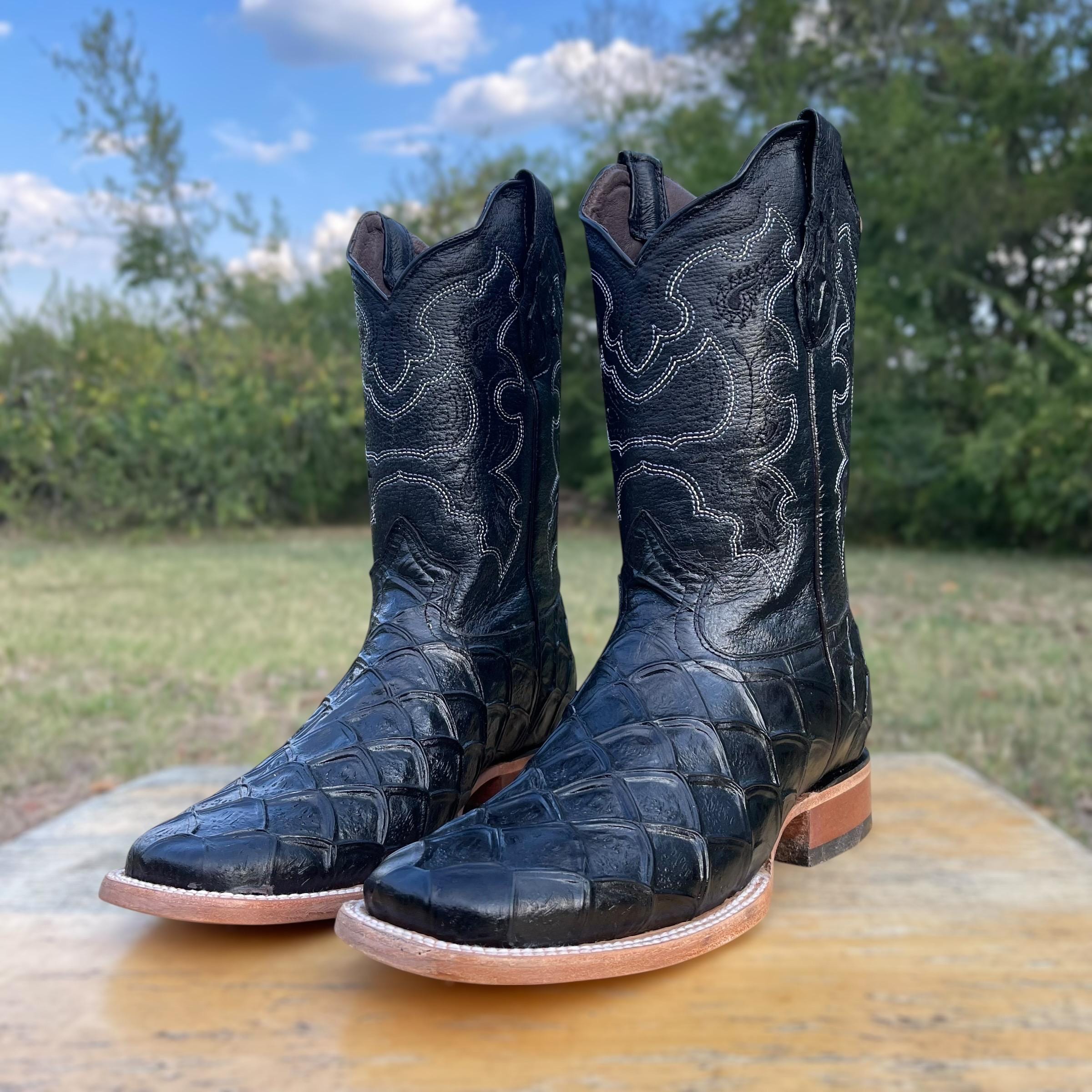 Black authentic fish skin boots Beaumont Big Bass Mens Cowboy Boot in Black Pirarucu main image 4