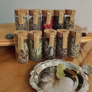 Wicca Herb Set / 14-piece Herb Set / Crystals
