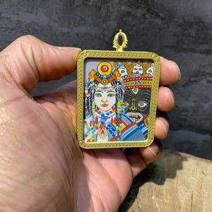 Fine quality Drashi lhamo thangka pendant. buddhist art. tashi lhamo dharmapala. protection amulet. wealth deity of tibet.