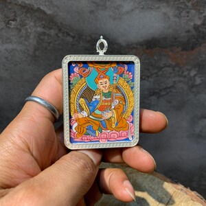 Fine quality Guru padmasambhava pendant thangka. orgyen rinpoche. colorful guru rinpoche. the second buddha. the buddha of vajrayana.