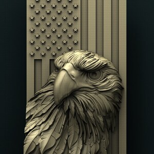 Pode incluir: Uma escultura em relevo 3D de uma cabe&ccedil;a de &aacute;guia com penas detalhadas, sobre um fundo da bandeira americana.