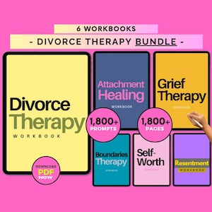 Op de afbeelding: Een bundel van zes werkboeken op een roze achtergrond. De titels zijn onder meer "Divorce Therapy", "Attachment Healing", "Grief Therapy", "Boundaries Therapy", "Self-Worth" en "Resentment". Elk werkboek heeft een andere kleur en de tekst "Workbook" eronder. De afbeelding bevat ook de tekst "1,800+ Prompts" en "1,800+ Pages."