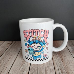 Caneca com design Lahubu