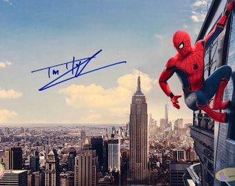 トム・ホランド　ポスター　直筆サイン　スパイダーマン トム・ホランドの直筆サイン入りスパイダーマン 8x10 写真 - Etsy 日本