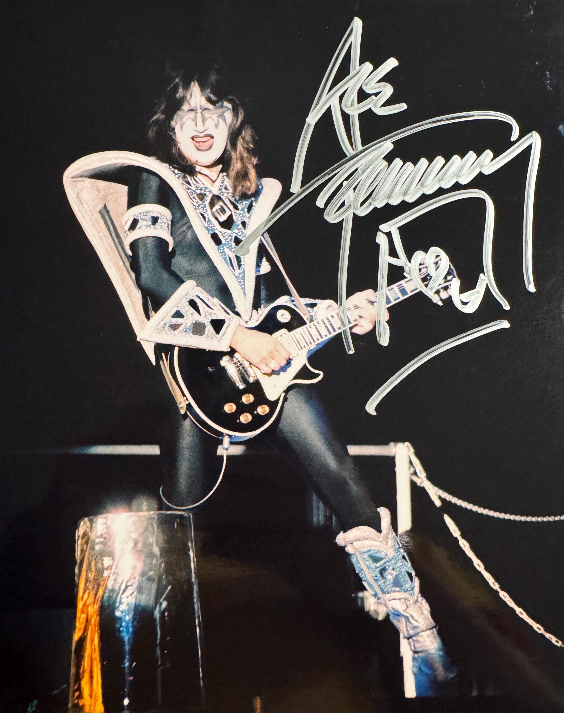 エース•フレーリー　直筆サイン入り写真&YOUNG GUITAR 199810 エース•フレーリー直筆サイン入り写真&YOUNG GUITAR 199810