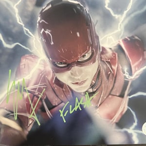 Ezra Miller originele gesigneerde &quot;Flash&quot; 8 x 10 foto (COA)