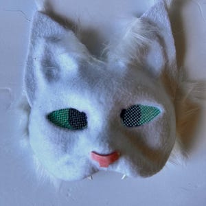Paintable felted cat mask!