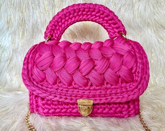 Crochet bags, a perfect gift for this Valentine's Day