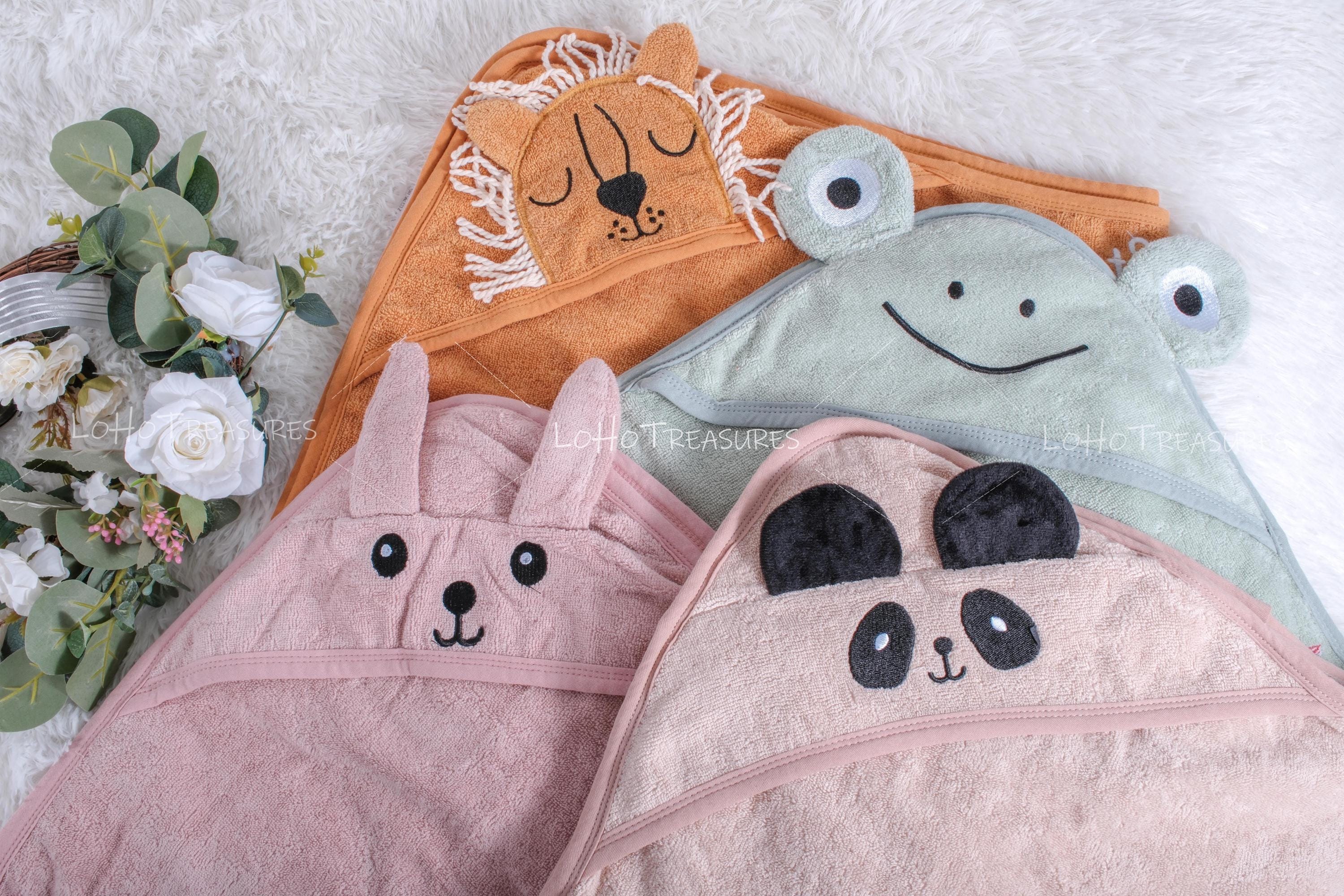 Cape de bain personnalisée pour bébé - Adorable cadeau prénom personnalisé pour les nouveau-nés et les showers de bébé | Souvenir ultra-doux et brodé pour l'heure du bain