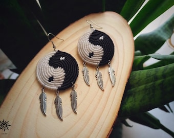 Handgjorda drömfångarörhängen/Drömfångarörhängen/Drömfångarsmycken/Makrame/YinYang-smycken/Hippieörhängen/Present till henne/Boho-örhängen