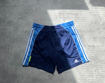 adidas équipement short pour homme taille L bleu marine sportswear des années 80 y2k vintage streetstyle des années 90 drill opium rétro