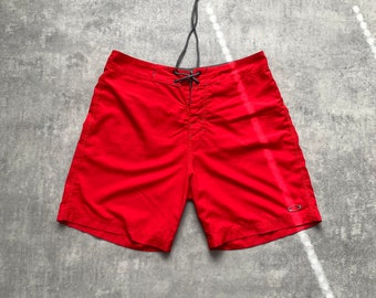 Oakley 32 swin short rouge des années 80 y2k vintage streetstyle des années 90 drill opium rétro