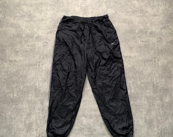 Nike Nylon Trainingshose Jogger Herren Größe XL schwarze Hose Outdoor-Sportbekleidung 80er Y2K Vintage Streetstyle 90er Drill Opium Retro Streetwear