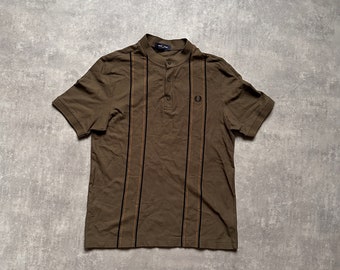 Fred Perry Herren 1/4 Knöpfe Polo-Shirt Herren L grün khaki 80er y2k vintage Streetwear Streetstyle 90s Drill Opium Retro Kurzarm