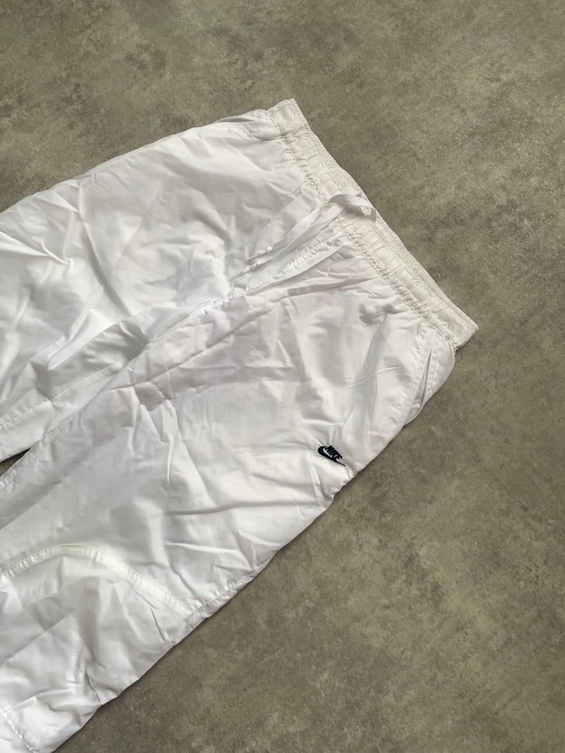 Pantalon de survêtement Nike double logo pour homme taille M blanc sportswear des années 80 y2k vintage streetstyle des années 90 drill opium rétro image 3