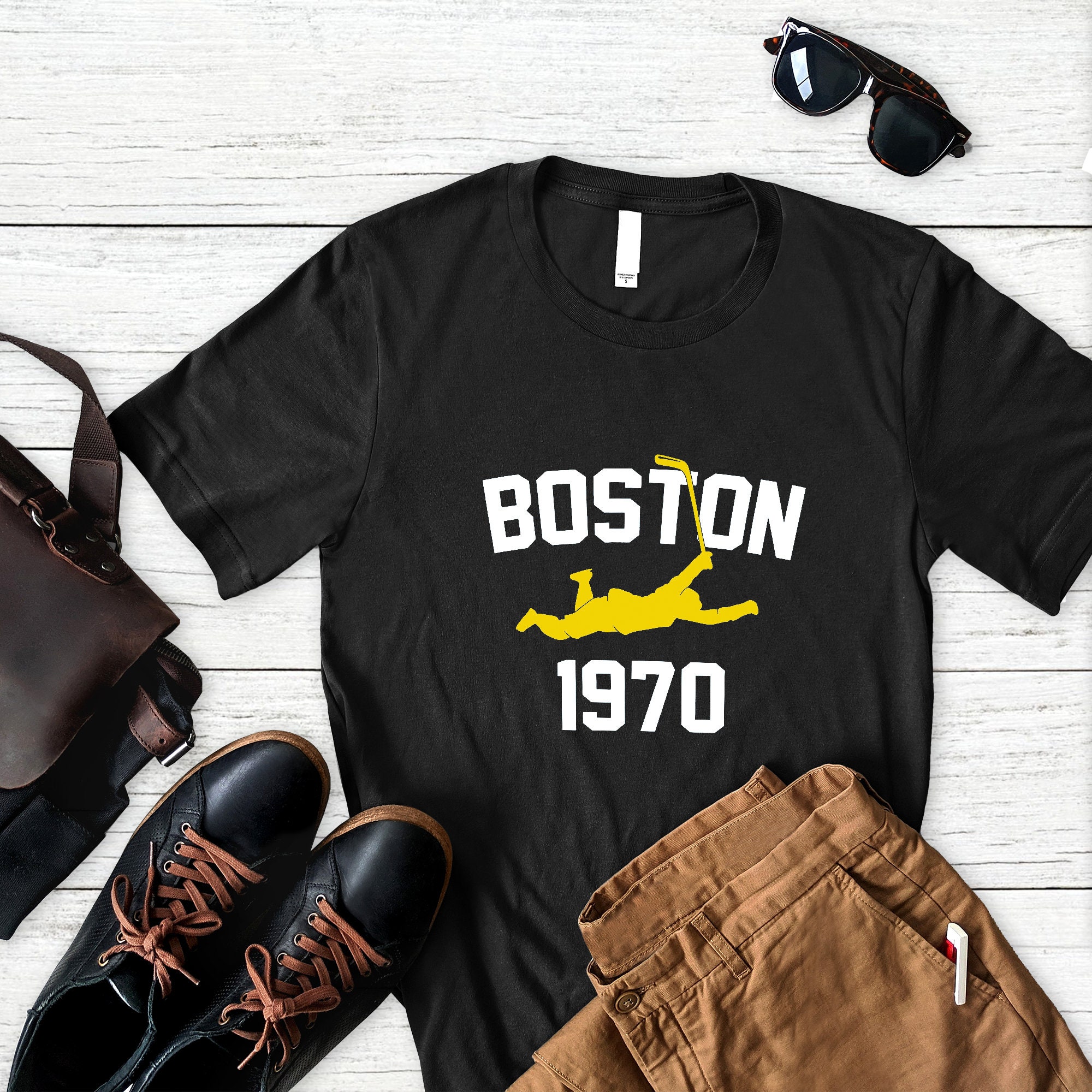 BeantownTshirts Bobby Orr Scoring and Soaring Air Orr Boston Hockey Fan V3 T Shirt V-Neck / Black / 3 X-Large