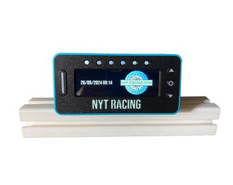 Deltalogic sim racing dashboard laptimer inspired by the Racelogic V2 device with iFlag function