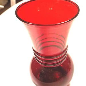Vintage  ruby red anchor Hocking  vase